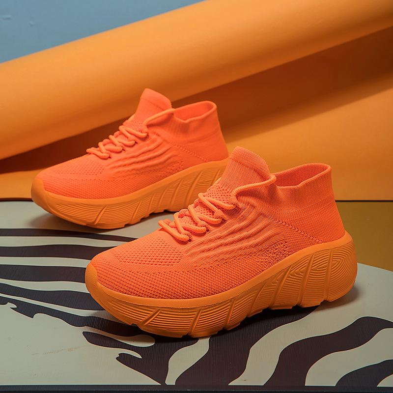 New casual single shoes large size soft sole breathable sports breathable shoes medium and low top socks shoes