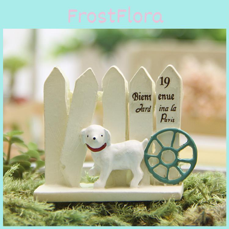 Small Dog Fence Resin Figurine For Garden Decor And Photography Studio Props