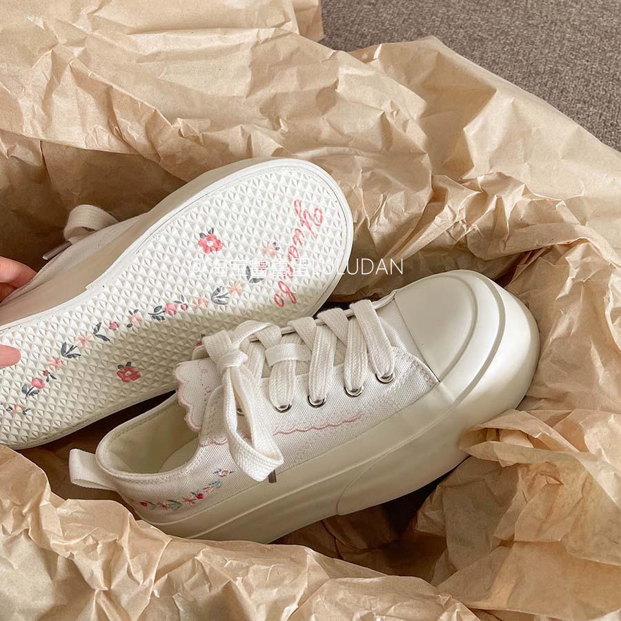 Summer thin breathable thick-soled canvas shoes women's 2025 summer new embroidered versatile little white shoes casual shoes