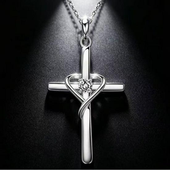 Elegant Cross Love Heart Necklace for Women - Stylish Luxury Pendant, Versatile European & American Heart Design.