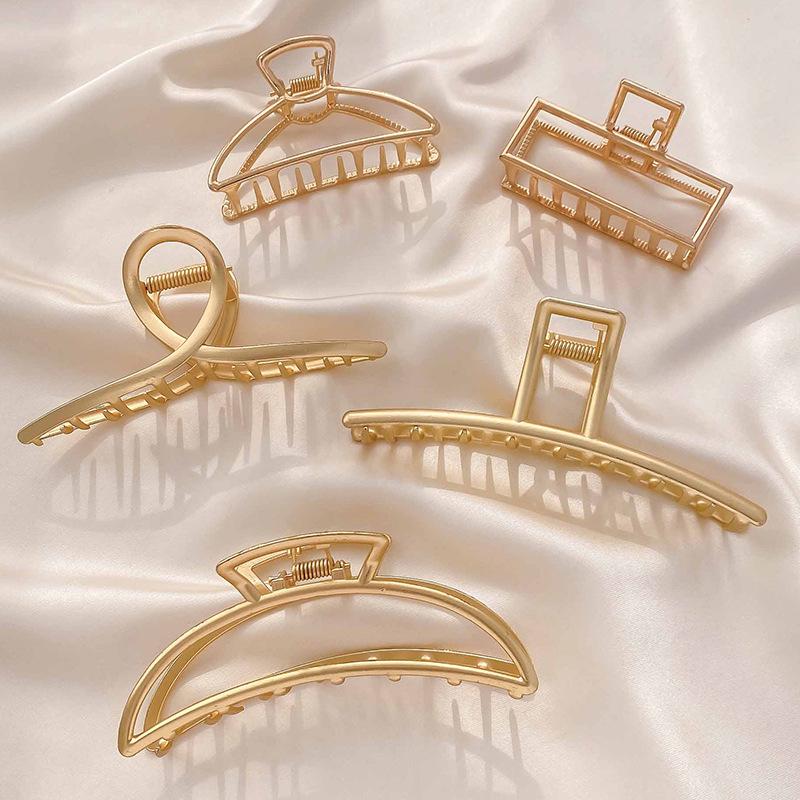 Korean-Style Pearl Metal Hair Claw Clip - Simple, Large, Elegant Shark Clip for Girls