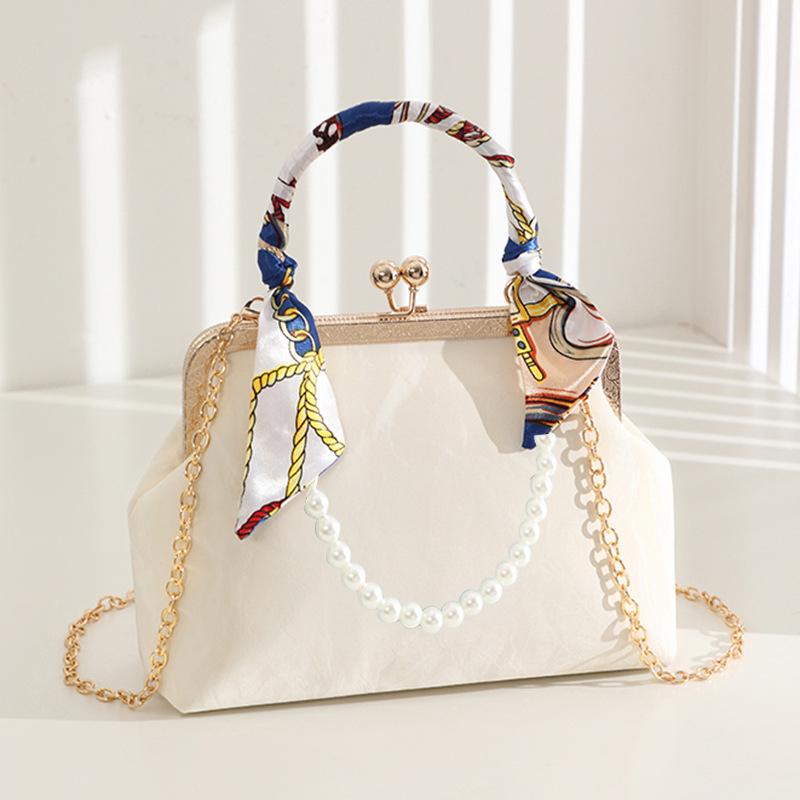 Shell Small Square Bag New Women's Bag One Shoulder Crossbody Pearl Bag Simple and Elegant Hanfu Versatile Evening Bag
