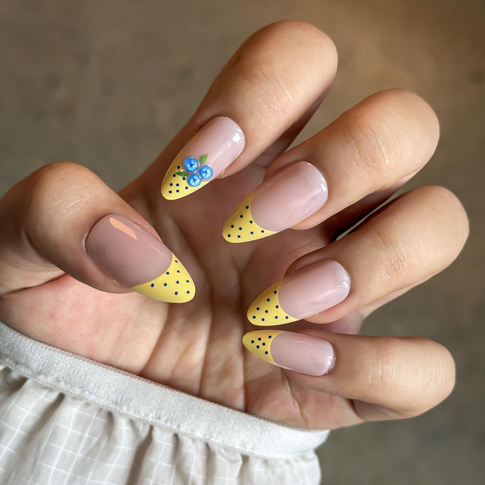 3D Blueberry Polka Dot Almond Shape False Nails - 24 Pcs Sweet Girl Style French Nude Base