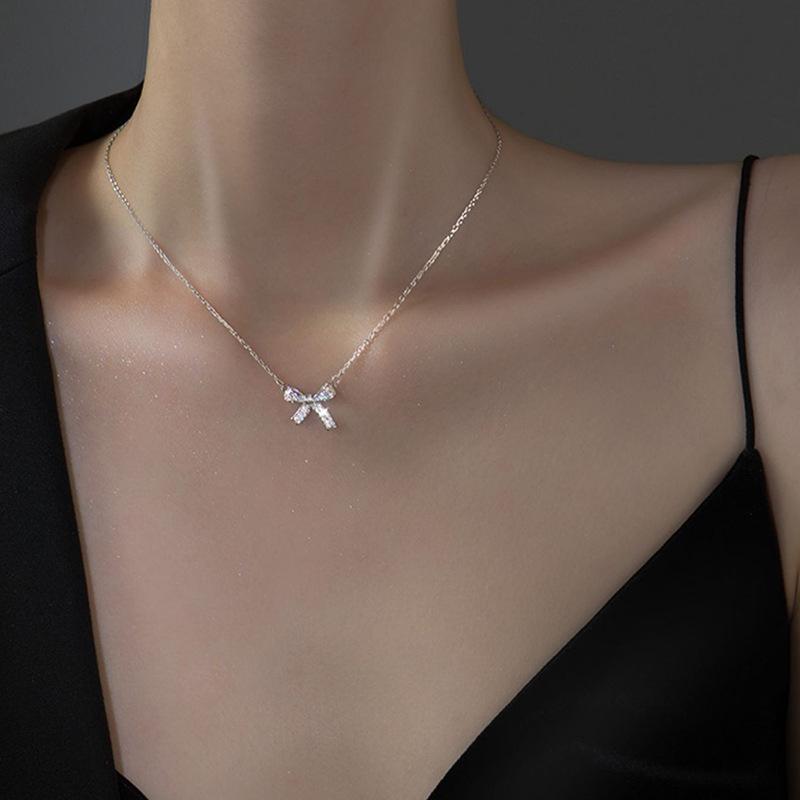 Bow Necklace Women's Light Luxury Niche Design Sense Collarbone Chain Year New Internet Celebrity Is Trendy Neck Chain Temperament