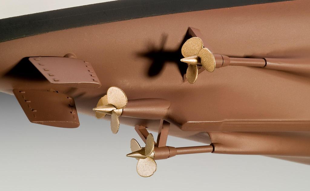 German Revell 1/350 German Battleship Tirpitz Plastic Model