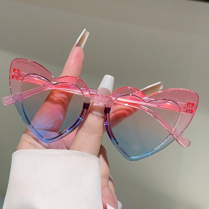 Cute Heart Shaped Sunglasses for Kinds Fashion Gradient Multi-color Shades for Children Trendy Stylish Decor Sun Glasses