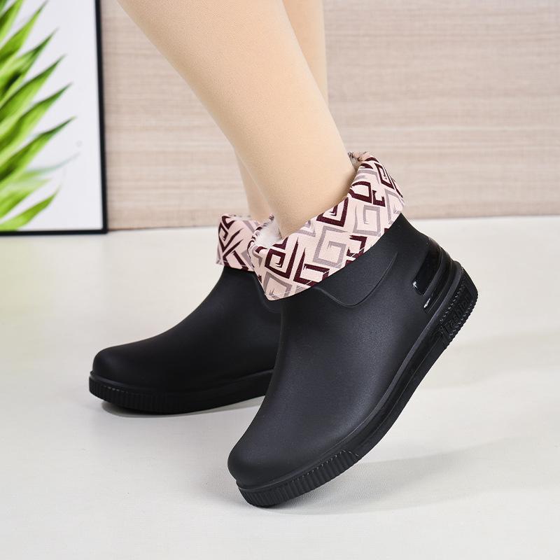 New Waterproof Shoes Female Student Rain Shoes Low-top Short Tube Fashion Plastic Shoes Non-slip Warm Velvet Cotton Cover Shoes