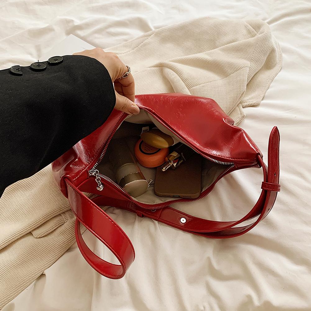 Women Shoulder Bag Adjustable Strap PU Leather Crescent Bag Hobo Bag (Black)