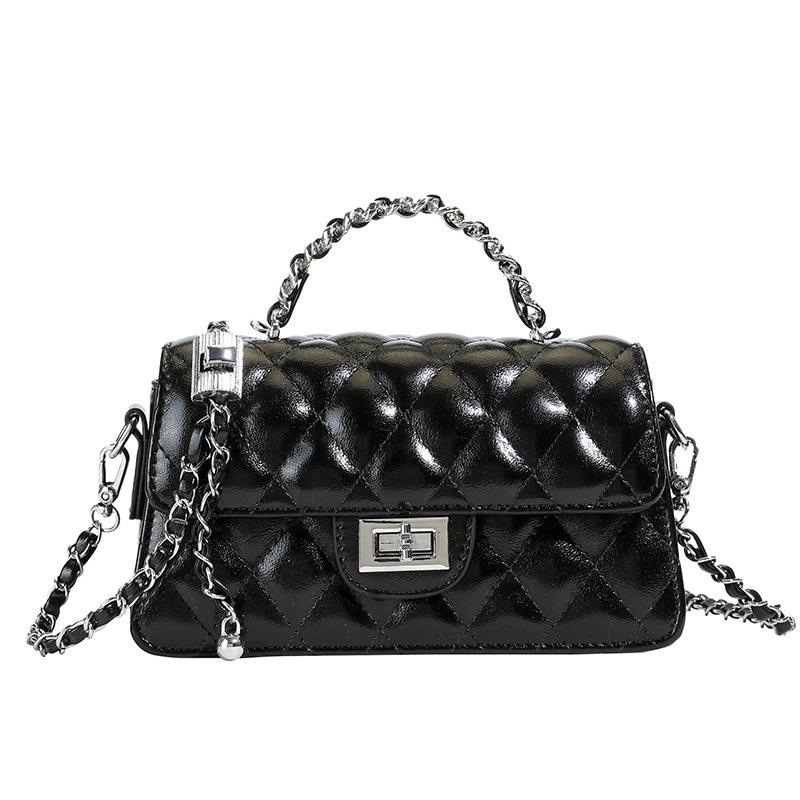 

New trendy chain shoulder bag premium texture diamond chain bag women s oblique span small square bag
