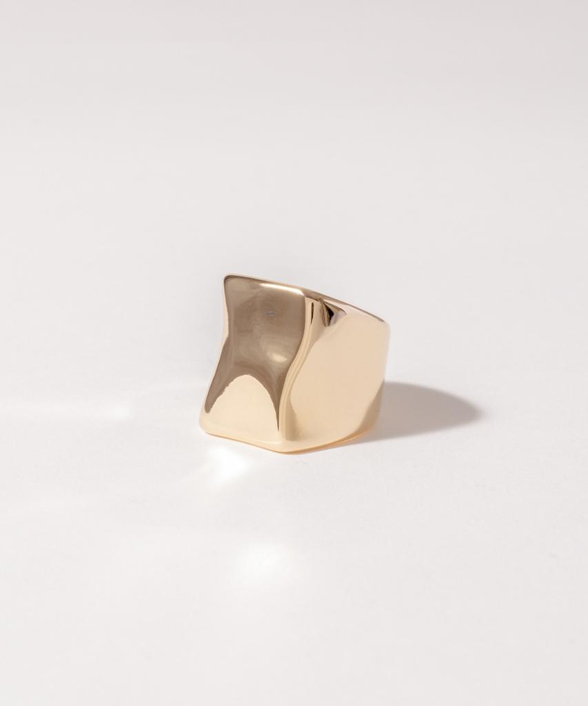 Novice Tokyo Rectangle Volume Ring / Gold