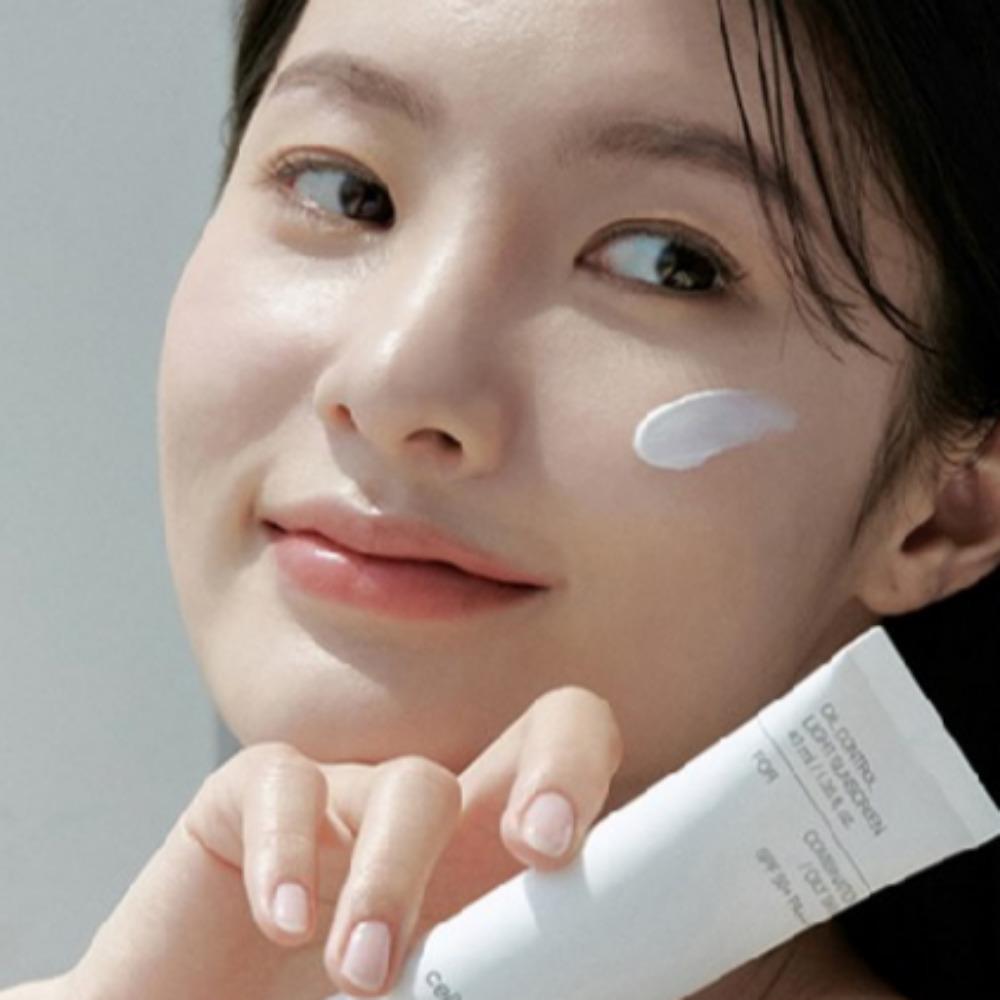 CELIMAX Lekki krem przeciwsłoneczny kontrolujący wydzielanie sebum SPF50+ PA++++ 40ml / Skóra mieszana/tłusta