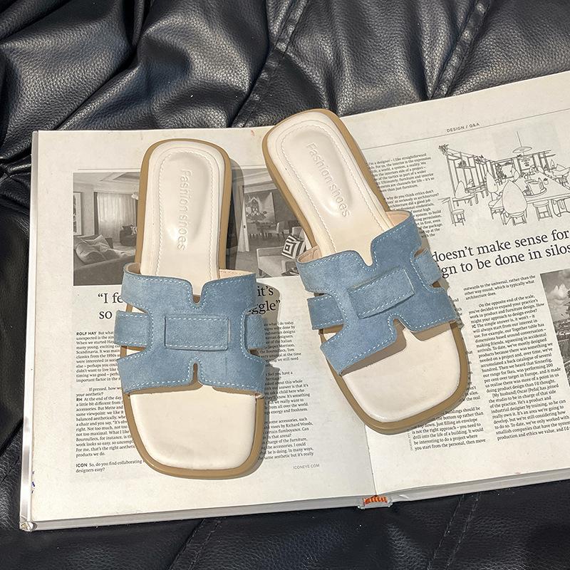 Korean version of Xiaoxiangfeng slope heel cool slippers, wearing versatile fashion with skirts, one-word slippers, summer soft-soled beach shoes