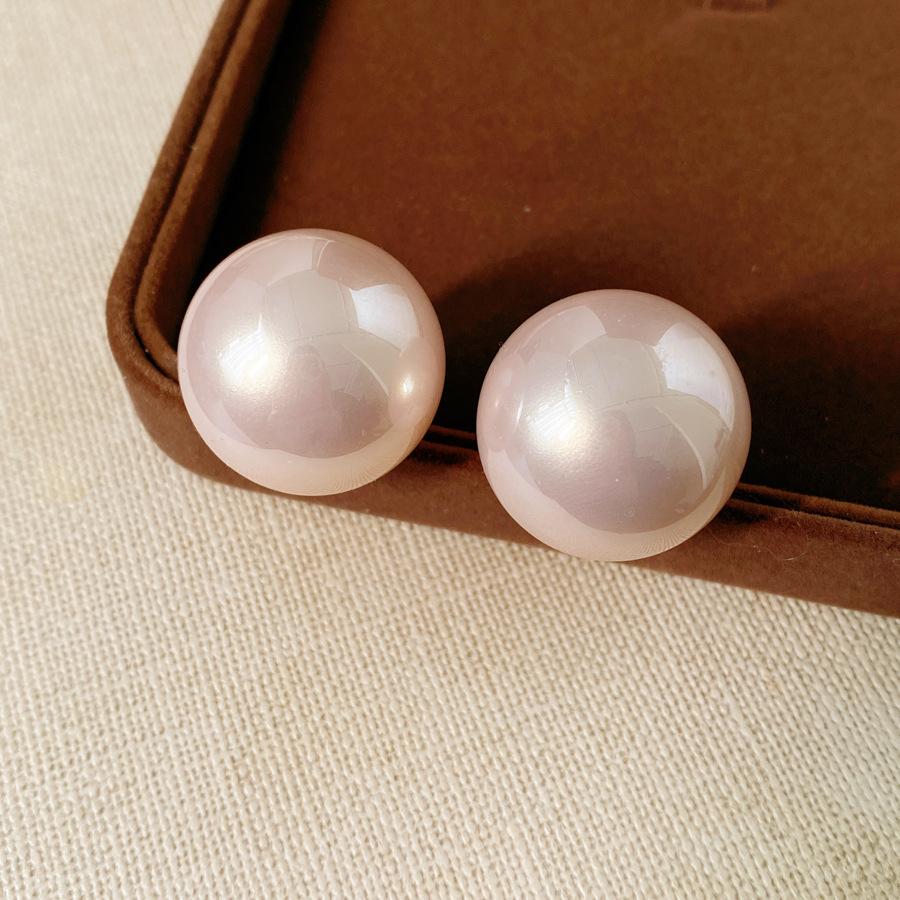 Retro Hong Kong style simple geometric round pearl stud earrings temperament earrings women