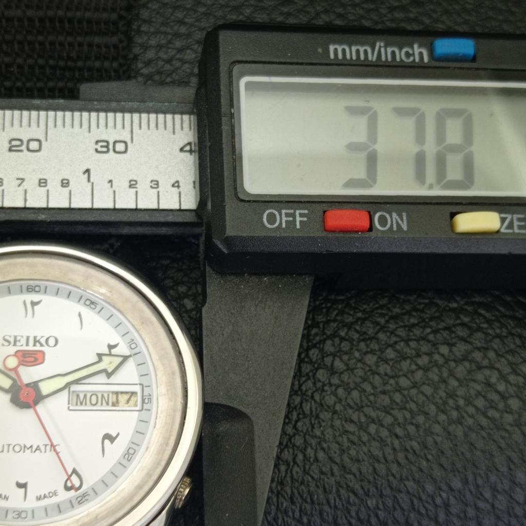 Seiko 5 AUTOMATIC VINTAGE 6106B JAPAN MENS ARABIC WHITE DIAL WATCH A702453-5 R124-a702453