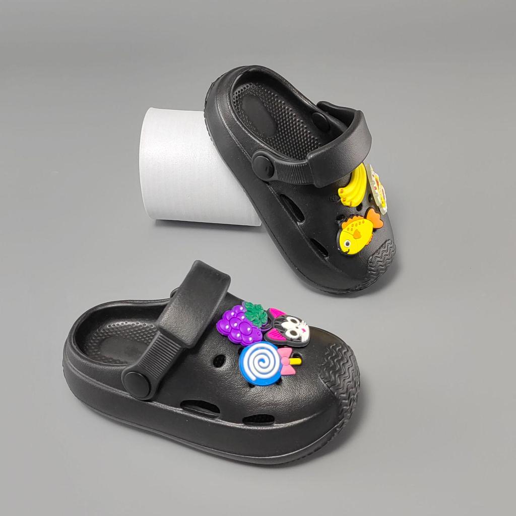 Summer Kids' Cartoon Clogs - Cute, Closed-Toe Slippers for Boys & Girls with Cat and Fish Designs, Perfect for Outdoor Wear.
