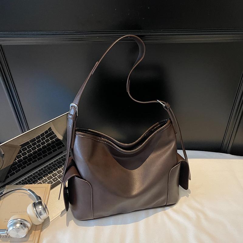 Bag women's new soft waxy bucket bag tote bag shoulder messenger bag commuter underarm bag large capacity trendy bag