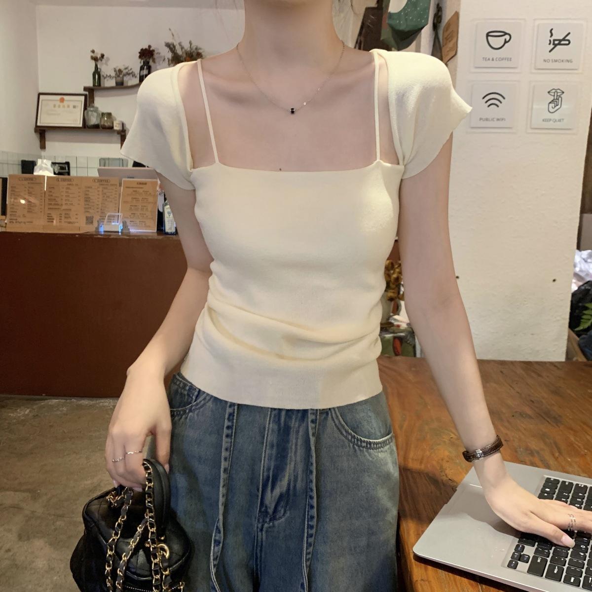 

Summer new Korean version slim-fit temperament square collar design knitted sweater short-sleeved schoolgirl top ins tide One size fits all белый