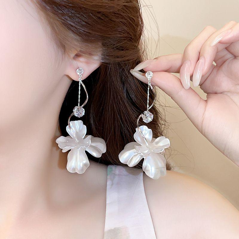 

Golicc Vacation Style Flower Earrings for Women High-Profile Earrings Suitable for Summer Earrings 2025 New Arrival Best Selling Earrings (925 sterling silver needle) white tassel flowers