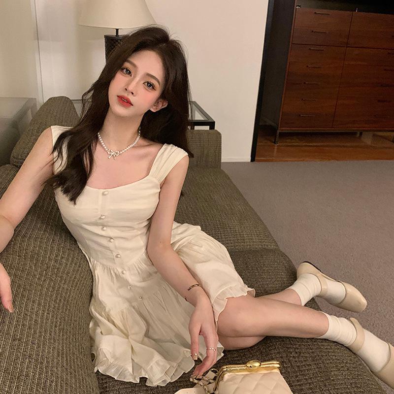2024 Summer White Moonlight Slimming Sling Dress: Sweet & Gentle Style for Women