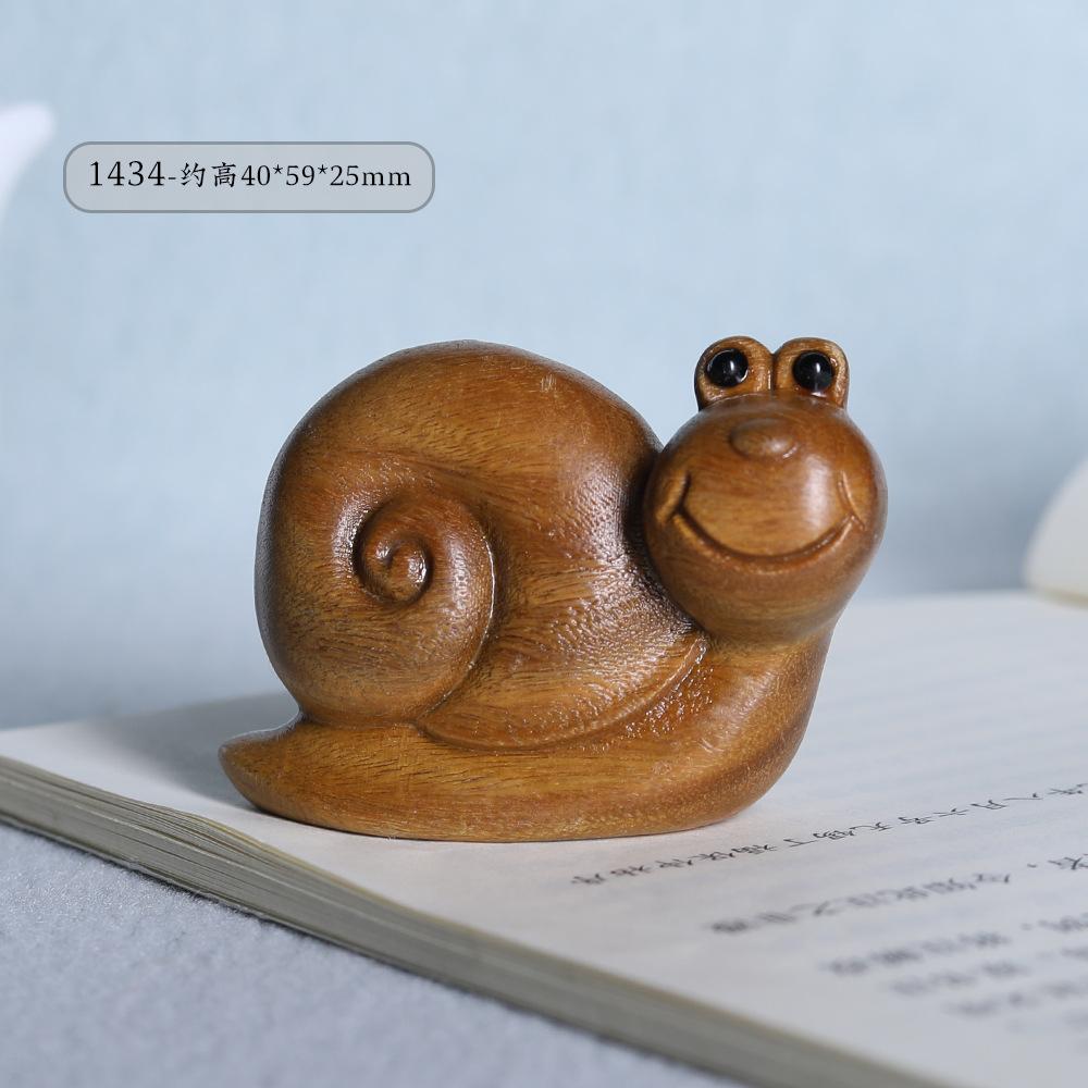 Wooden Snail Figures,Green Sandalwood Carving Smiling Snail Statuette,Cute Desktop Ornament,Office Decoration Home,funny Gifts