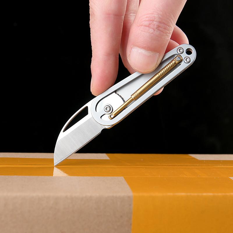 Stainless steel mechanical mini folding knife, portable keychain pendant, easy to disassemble and deliver fruit knife