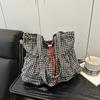 Fashion and Popular Plaid Commuter Simple Tote Bag Niche Design Armpit Bag Large Capacity Shoulder Bag