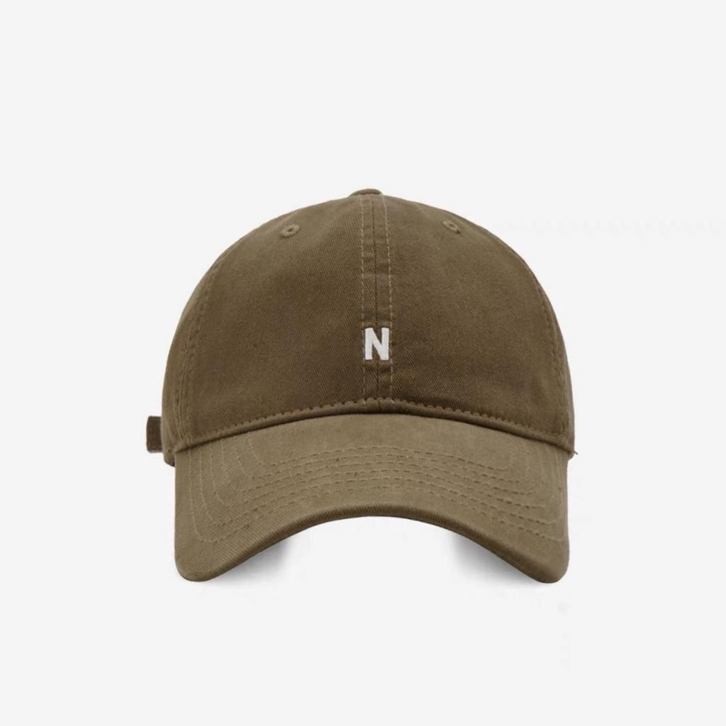 A Simple and Versatile Baseball Cap with A Soft Top Embroidered with The Letter "N" for A Korean Couple