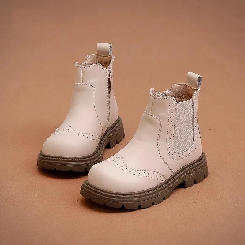 

2024 Детские короткие ботинки для девочек осень-зима, новые модные французские туфли с мягкой подошвой, нескользящие, универсальные, шикарные, кожаные 26