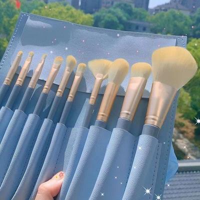 Ein komplettes Set mit 10 Make-up-Pinseln, einem superweichen Pinselset, einem Anfängerpinsel und einem Foundation-Lidschattenpinsel für loses Puder