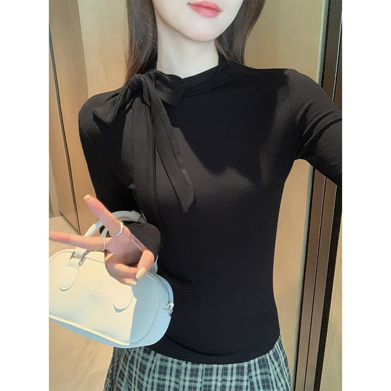 Gorąca dziewczyna czarny szczotkowany pogrubiony sweter z długim rękawem damski jesienno-zimowy wiązany na kokardę dopasowany top do pod spodu