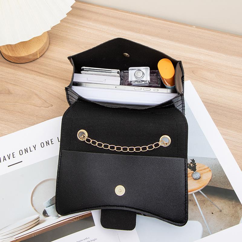 Personalisierte kleine Tasche Damen 2025 neu europäisch und amerikanisch retro kleine quadratische Tasche Modekette einzelne Schulter Umhängetasche tragbare Damentasche