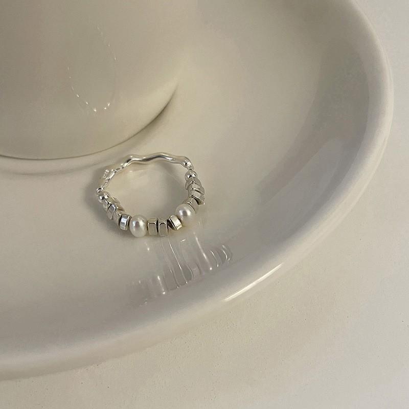 Stylish Minimalist Copper Ring With Pearl And Silver Gemstones For Fashionable Women