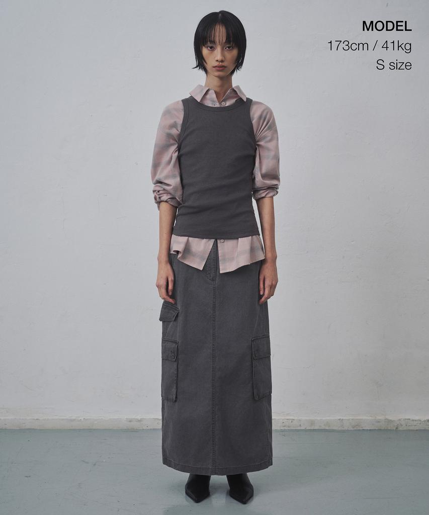 Musinsa Standard Woman Women'S Pigment Cargo Maxi Skirt [Charcoal Gray]