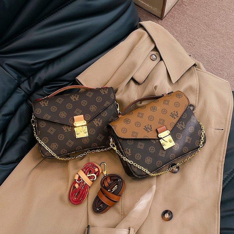 Geantă de umăr, la modă simplă, retro, pentru femei, 2024, nouă, personalizată, textură casual, stil străin, geantă pătrată mică, cu deschidere oblică