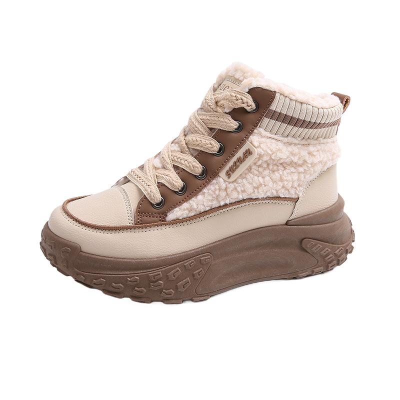 Winterliche High-Top Samt Dad Schuhe, das neue Modell dient dazu, die Körpergröße von Studentinnen zu erhöhen, warm zu halten und lässig zu sein