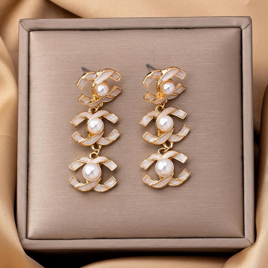 Daisy Jewelry: Imitation Pearl & Rhinestone CC Pendant Earrings for Women's Daily Wear
