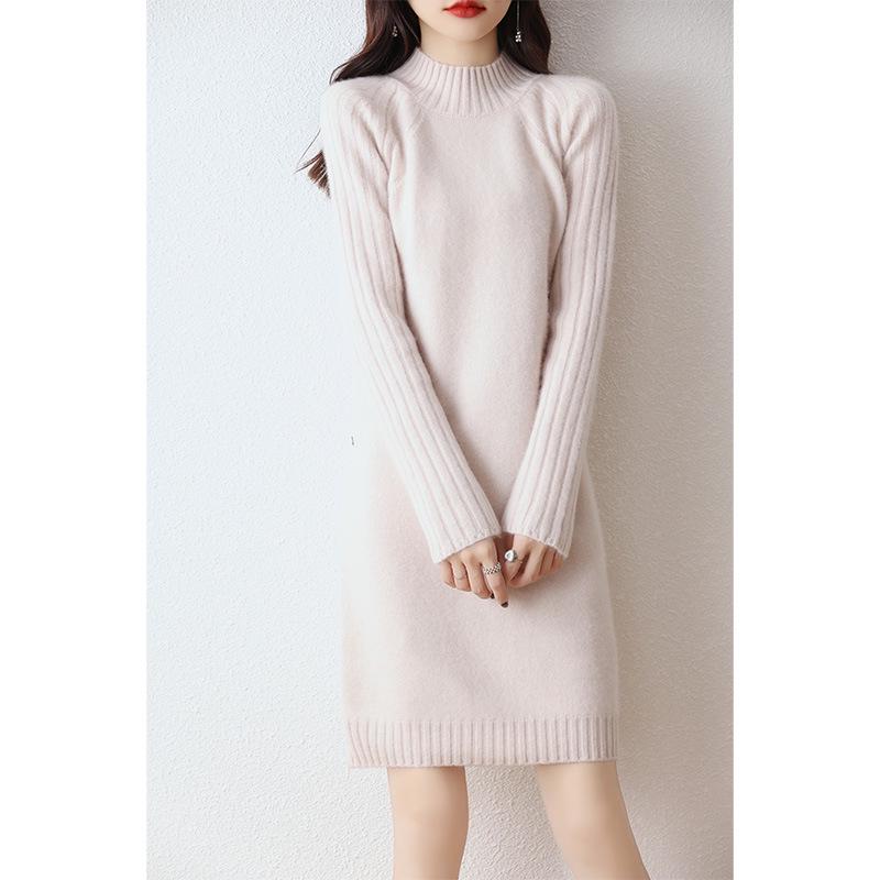 

Женское трикотажное платье приталенного силуэта в корейском стиле из 100% шерсти - Полувысокая горловина, Утепленное для осени/зимы S (90-100 jin)