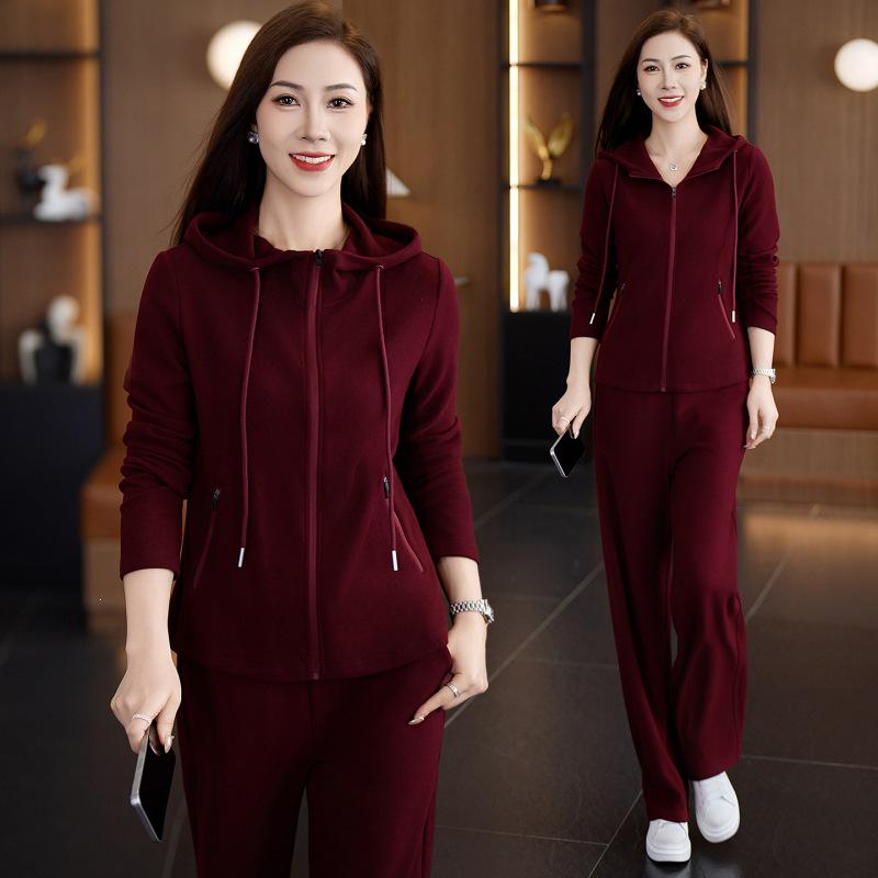 Spring & Autumn Women's Casual Sports Suit: Soft Two-Piece for Moms, Perfect for Jogging, Fitness, Home, & Outdoors