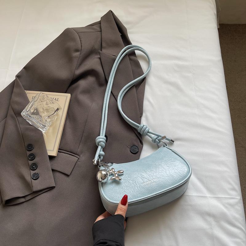 This year's popular textured bag women's 2025 summer new trendy fashion foreign style messenger bag foreign style shoulder armpit bag