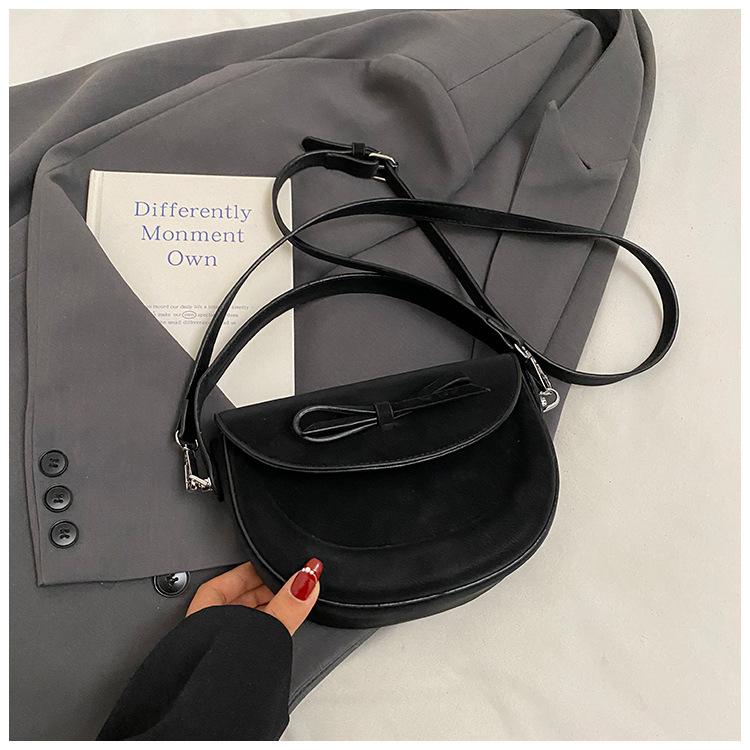 

Summer bag women s 2025 new saddle bag women s retro foreign style cute bow fashion shoulder messenger bag