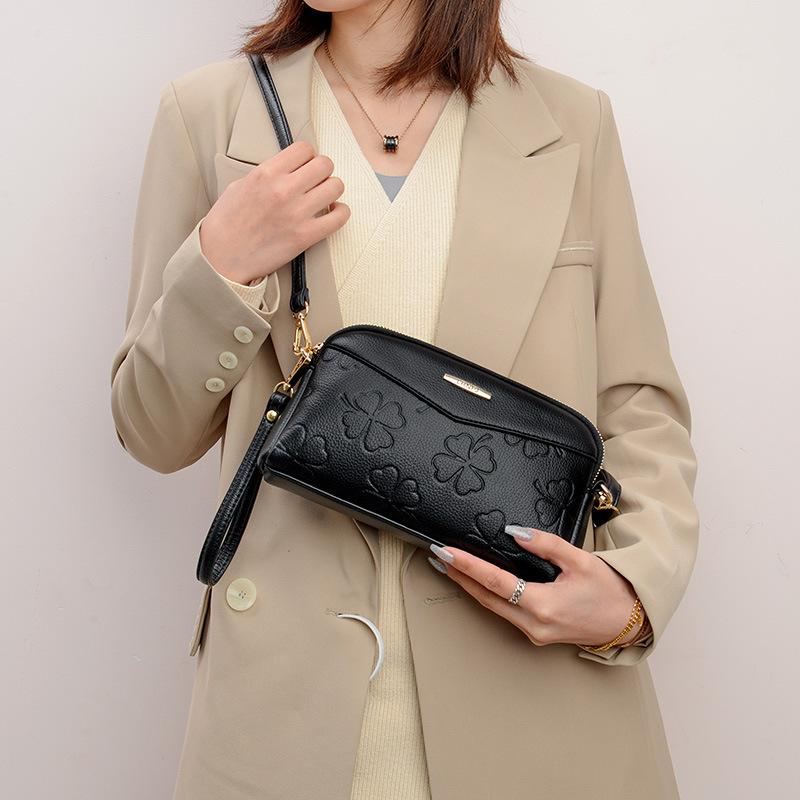 Women's Bag 2025 New Summer Korean Version Messenger Bag Middle-aged and Elderly Women's Bag Mother Bag Mobile Phone Change Bag Soft Leather