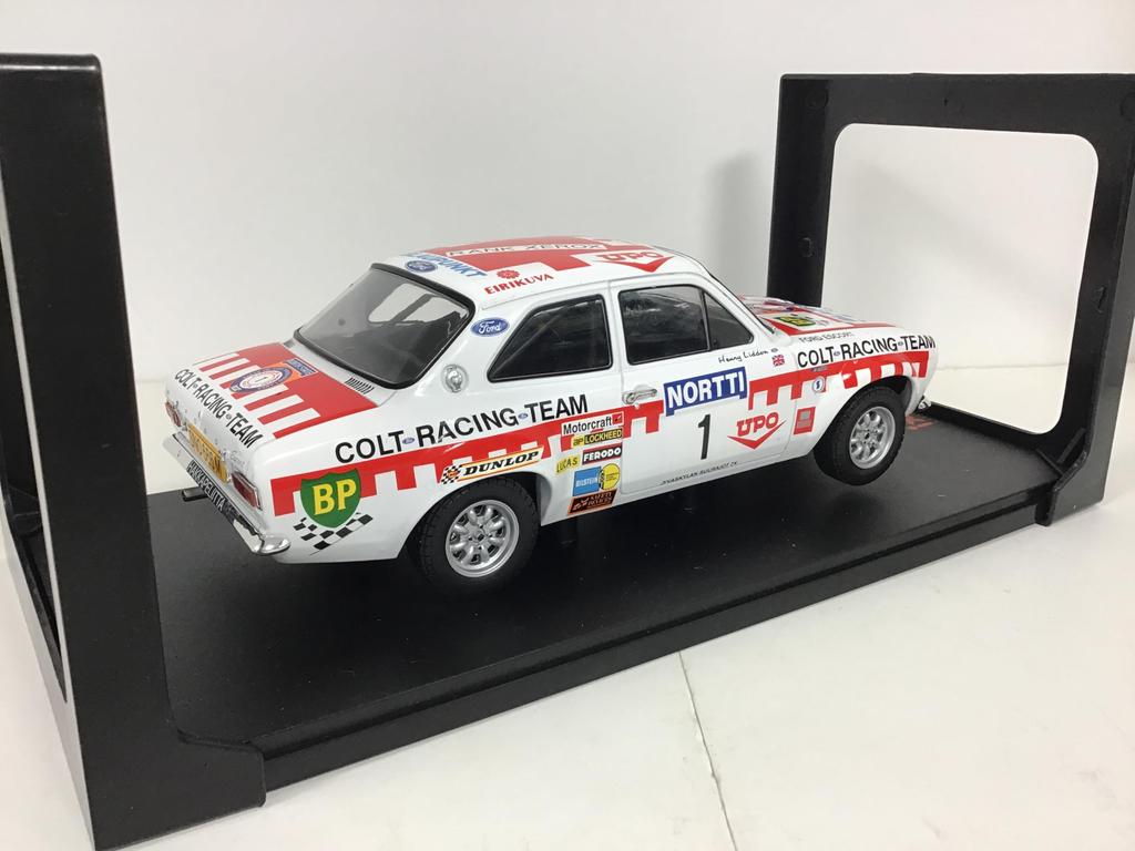 Ixo Models Ford Escort MK I RS 1600 74 1000 Lakes #1 T.Makinen/H.Liddon 1/18 18RMC141B