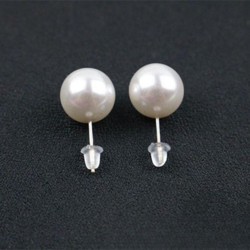 Pendientes de perlas de alta gama de moda Pendientes retro de nicho francés de lujo ligero Pendientes de perlas simples y versátiles para mujer