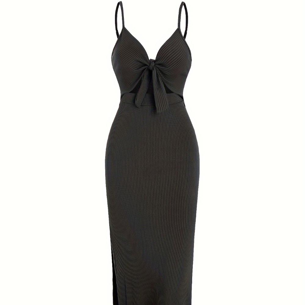 Modisches, schlichtes, ärmelloses Trägerkleid aus Strick für Frühling und Sommer, mit tiefem Rückenausschnitt und sexy langem Rock mit Ausschnitt.
