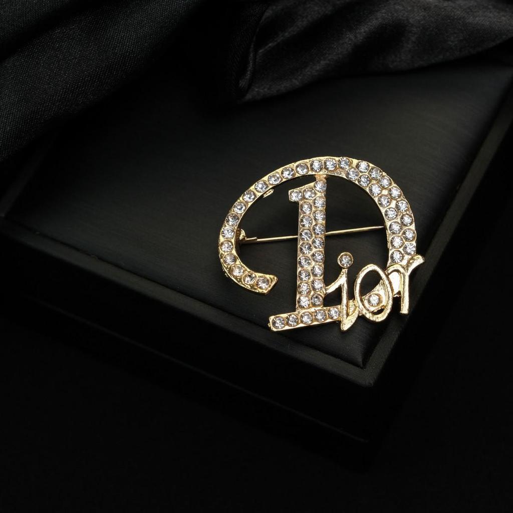 Gold & Diamond Vintage Butterfly Brooch - Versatile Women's Pin Jewelry