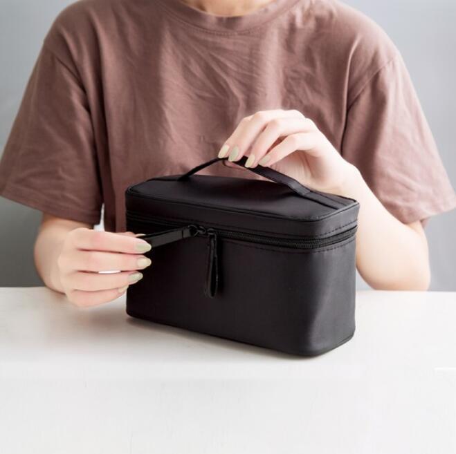 Moderne minimalistische Reise-Kosmetiktasche mit großem Fassungsvermögen, Nylon-Organizer für Kosmetika und Toilettenartikel