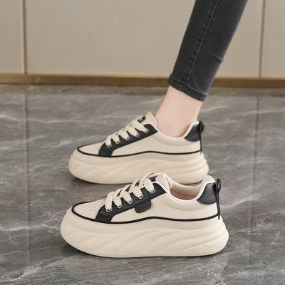 Board-Schuhe neue Frühjahrs- und Herbst-Dicke-Sohle Muffin-Größe Weich-Sohle Sport- und Freizeitschuhe