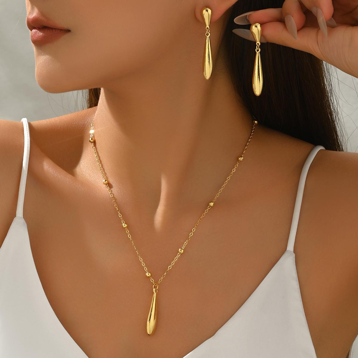 Hot Selling Women s Gold Plated Crystal Necklace Set - Alloy Geometric Water Drop Style золотой