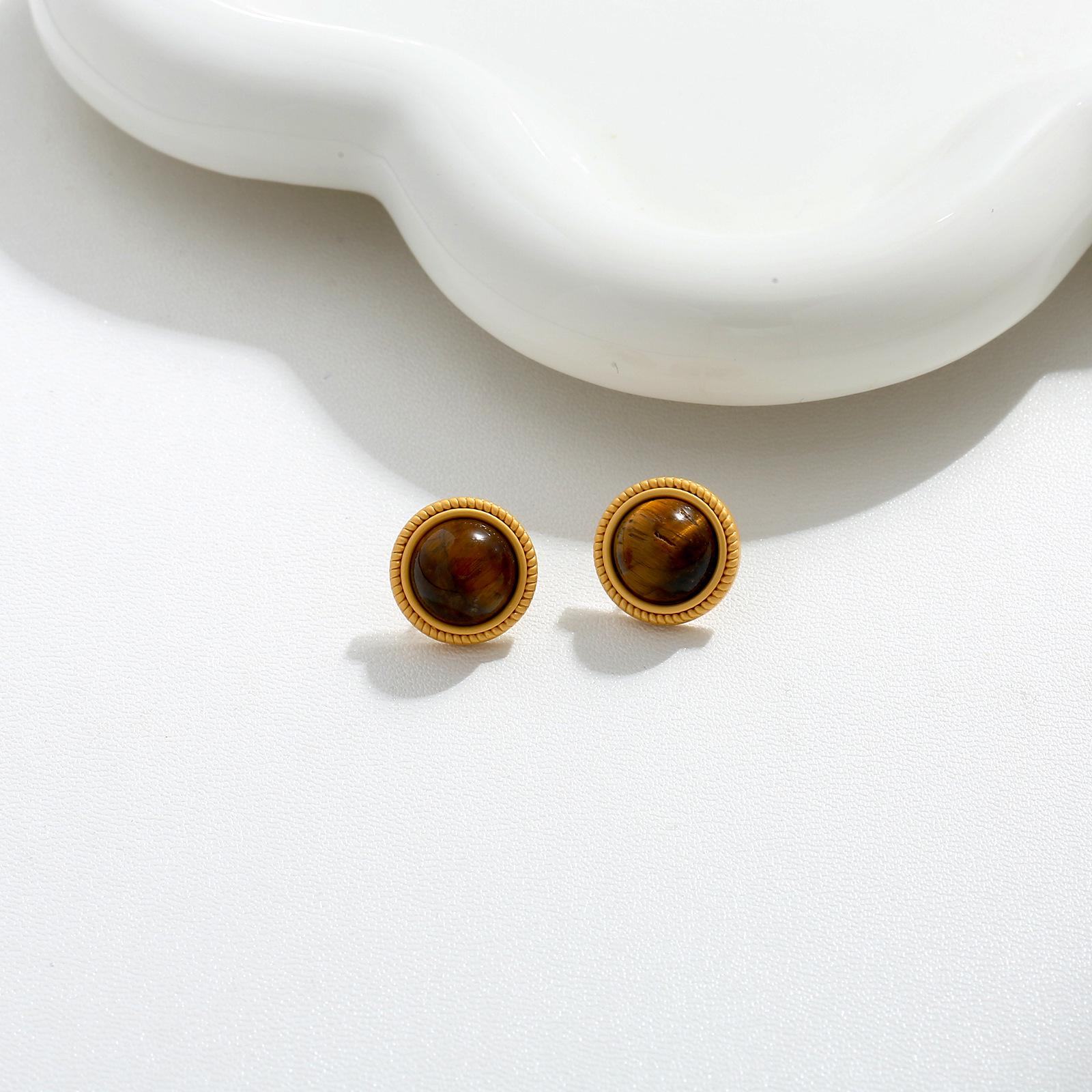 

Серьги из матового золота 18 карат с коричневым тигровым глазом и стерлинговым серебром — дворцовый стиль, мода высокого класса