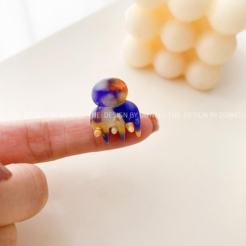 

Artistic Retro Mini Hair Claw Clips For Women Stylish And Handmade Hair Accessories Floral Blue